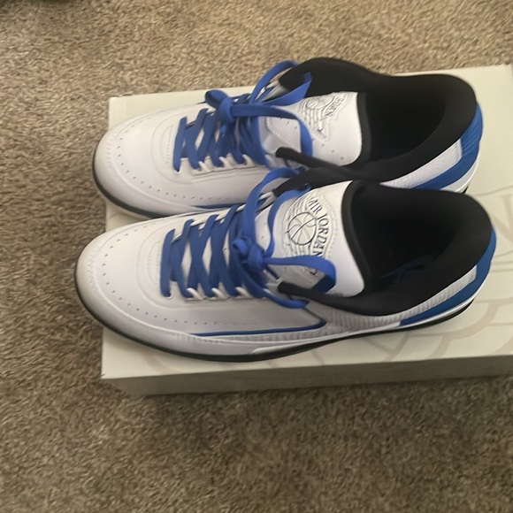 Shoes - Picture 4 of 4